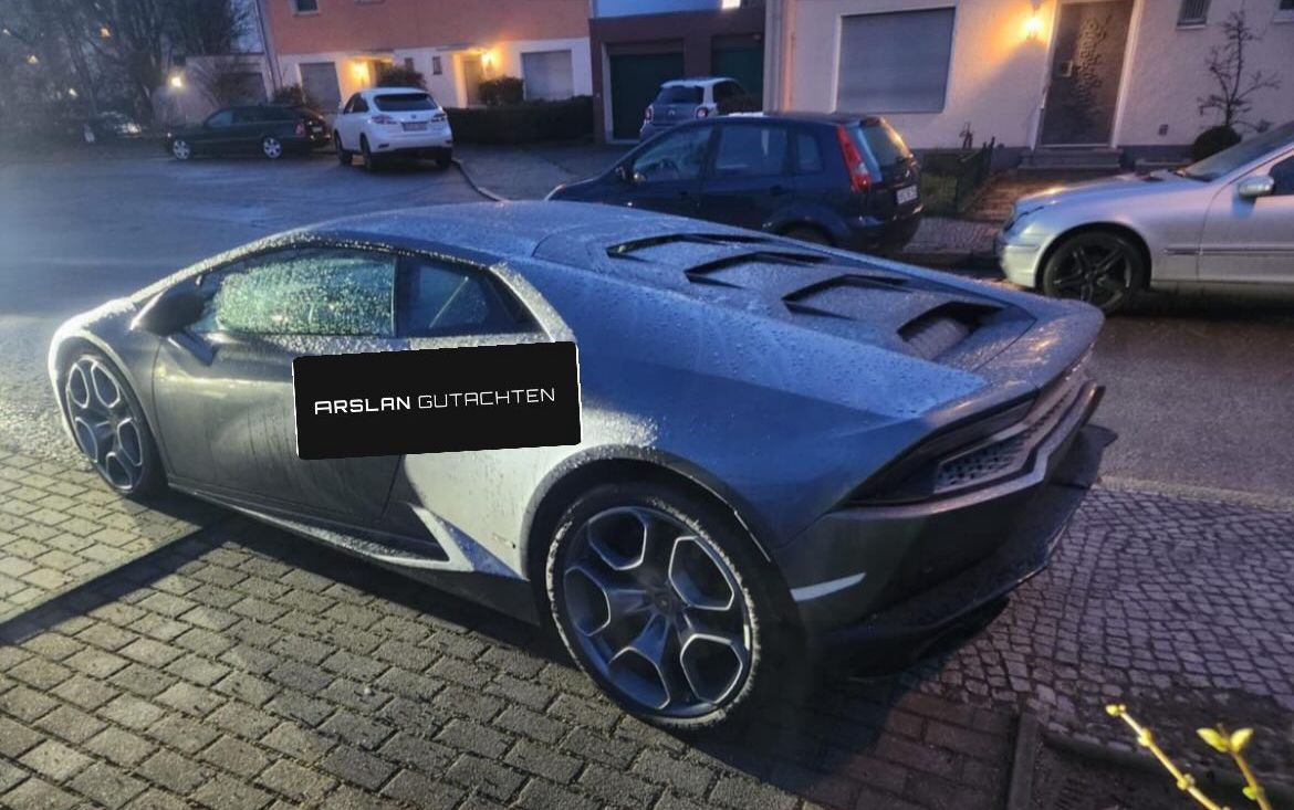 Fahrerflucht Lamborghini